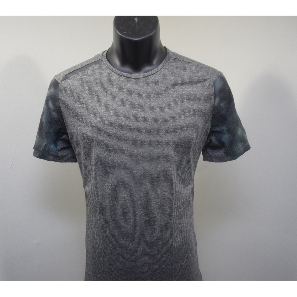 Lululemon Gym Shirt Yoga Running Performance Short Sleeve Mens Size Small